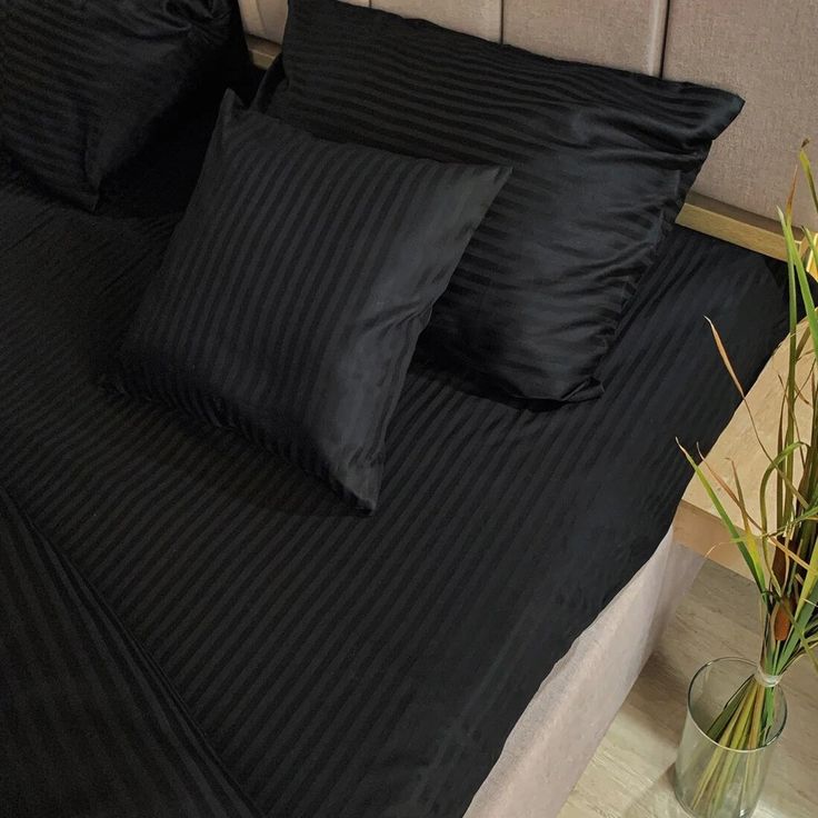 Fitted Stripe - Black