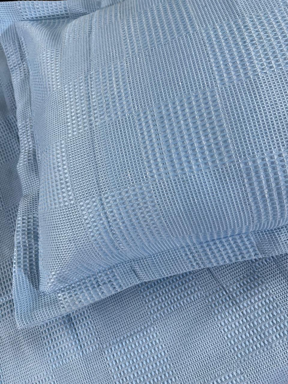 Pique coverlet