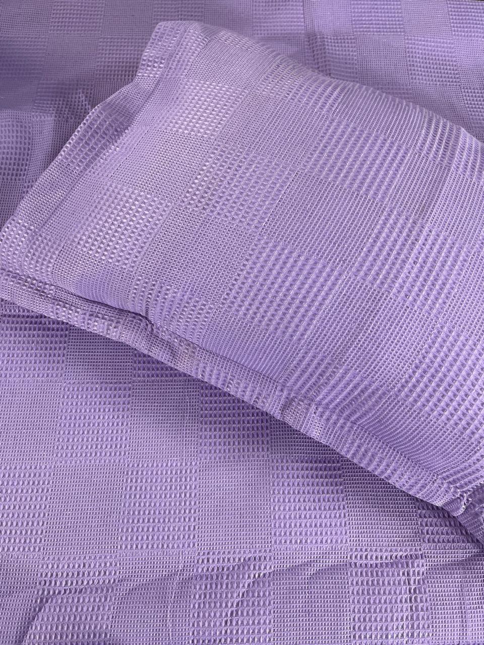 Pique coverlet