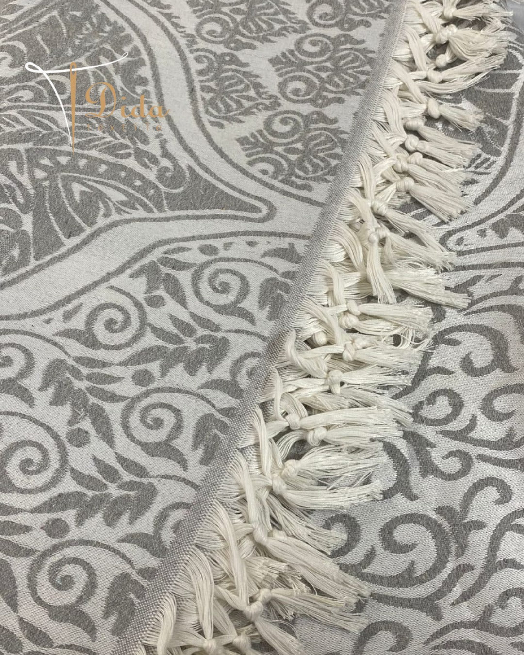 Raqi’ah coverlet