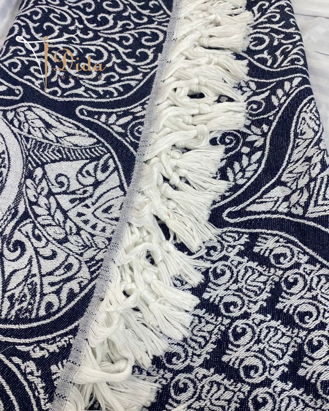 Raqi’ah coverlet